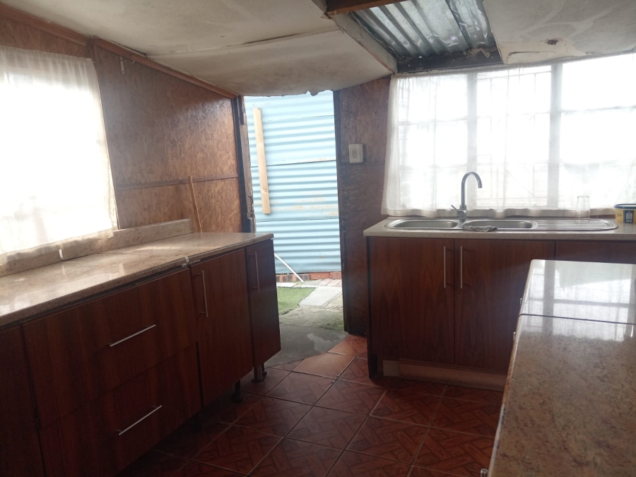 4 Bedroom Property for Sale in Manenberg Western Cape